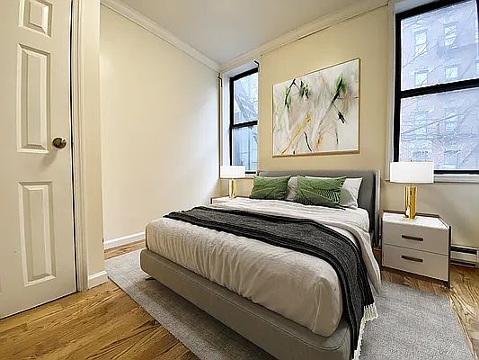 2nd image of 214 W 109th St APT 5a