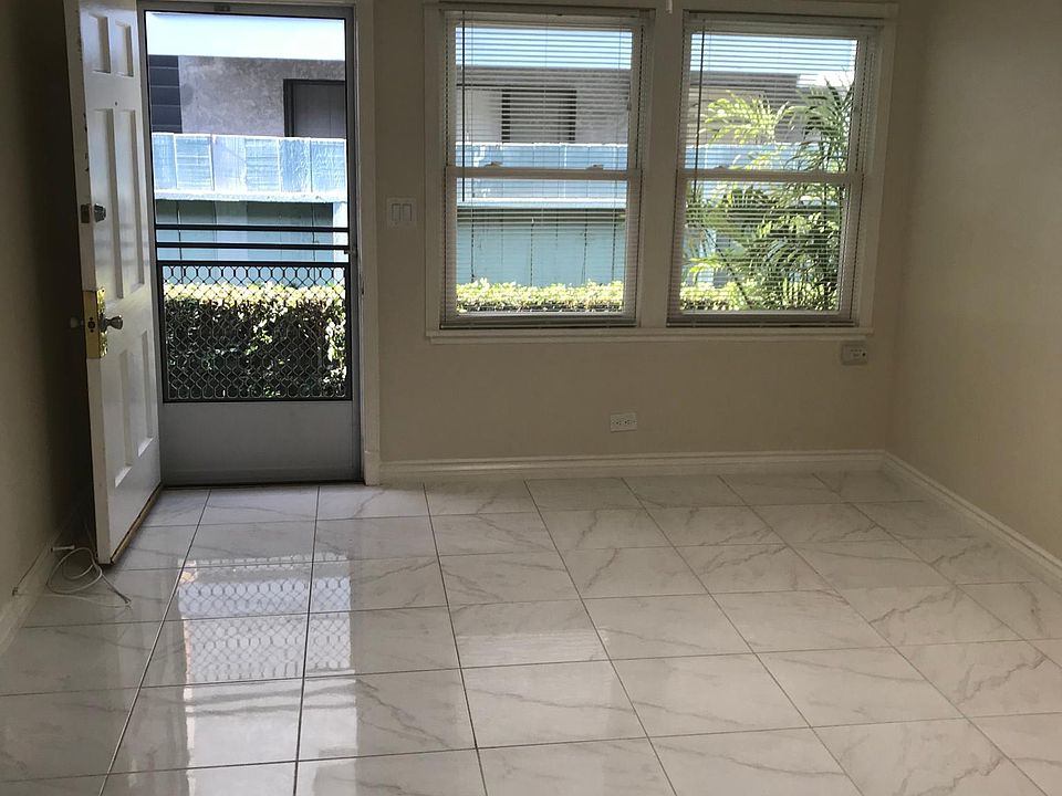 1st image of 118 8th St APT 3