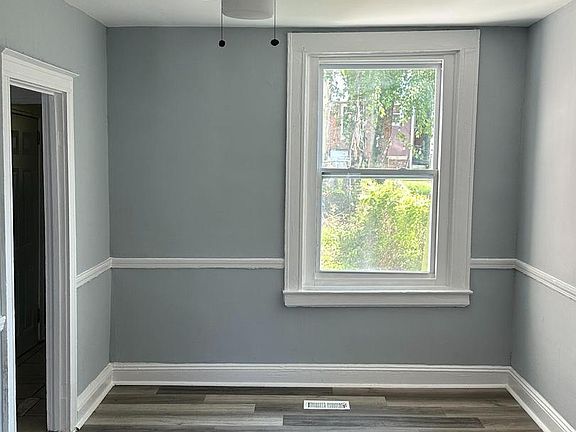 4th image of 2305 Robb St