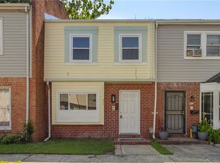 911 Harbour North Dr, Chesapeake, VA 23320