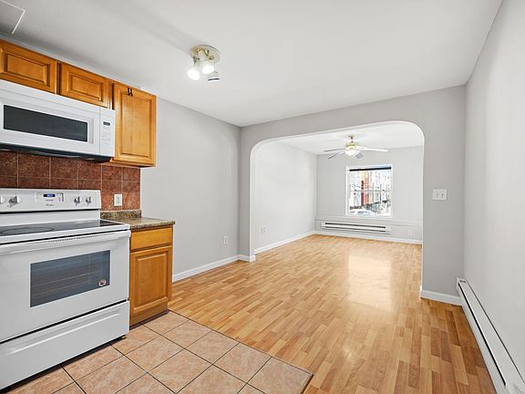 4th image of 1440 W Grange Ave #1F
