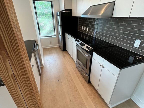 2nd image of 418 N 25th St APT 320