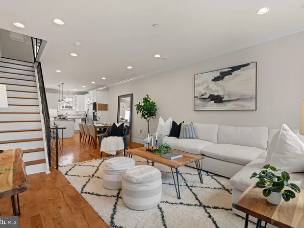 2039 E Hazzard St, Philadelphia, PA 19125