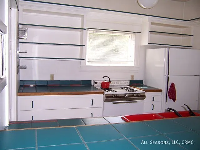 230 E Espanola St — Photo 3