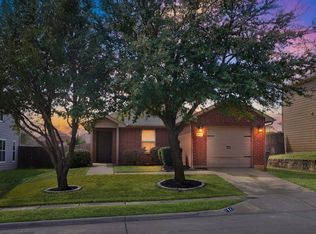 1942 Courtside Dr, Grand Prairie, TX 75051