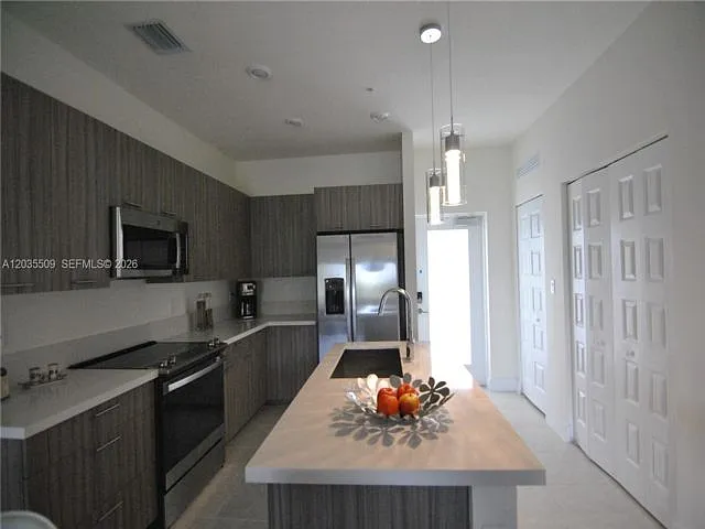 8301 NW 41st St #302 — Photo 4