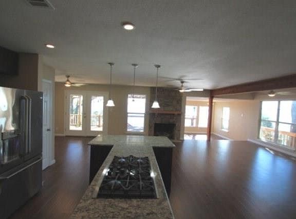 5th image of 165 Shoreline Dr