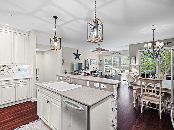 4th image of 1907 Lynn Cir