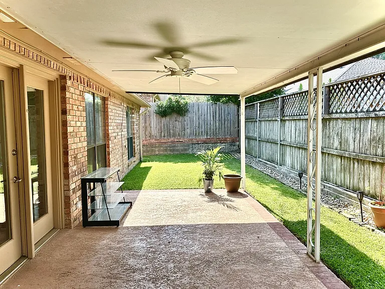 304 Amberwood Cir #304 — Photo 17
