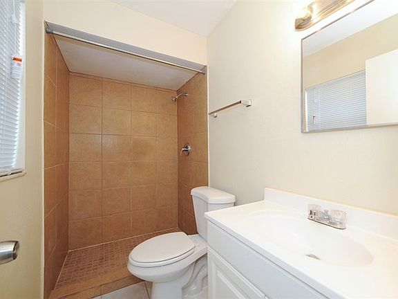 3rd image of 607 Briarcliff Dr