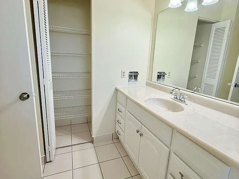 1918 Palmland Dr #2 — Photo 6