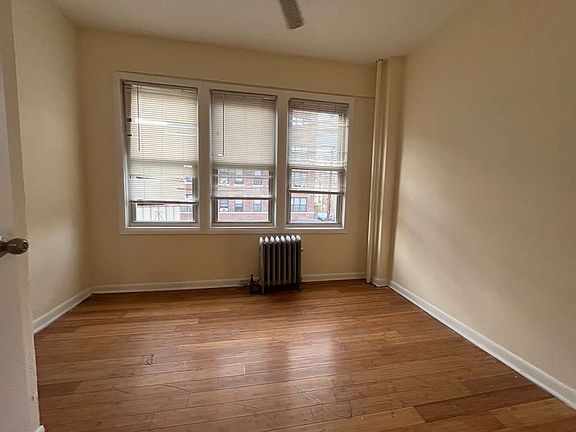 3rd image of 180 Bergen Ave #2
