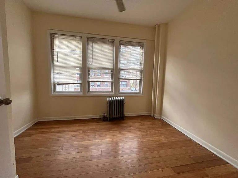 180 Bergen Ave #2 — Photo 3