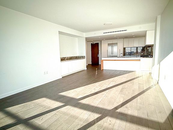3rd image of 320 Adolphus Ave APT 1405