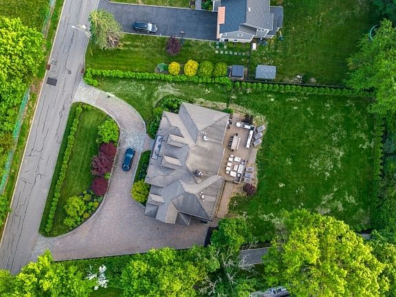 4th image of 129 Braidburn Rd