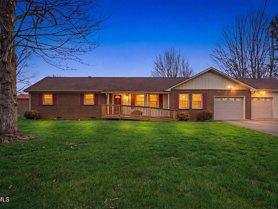 1st image of 111 Fairlawn Dr