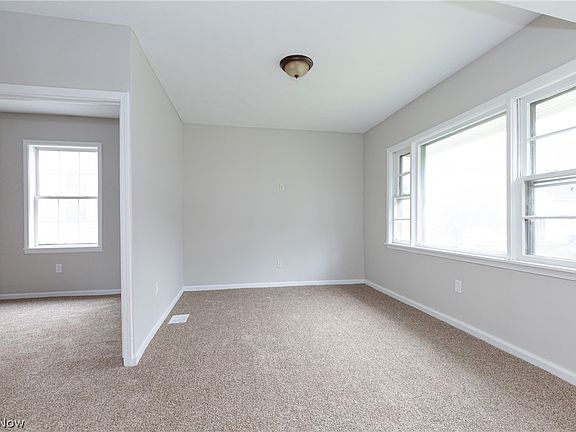 3rd image of 6716 Fullerton Ave