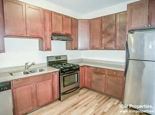 3823 N Sheffield Ave #2E, Chicago, IL 60613