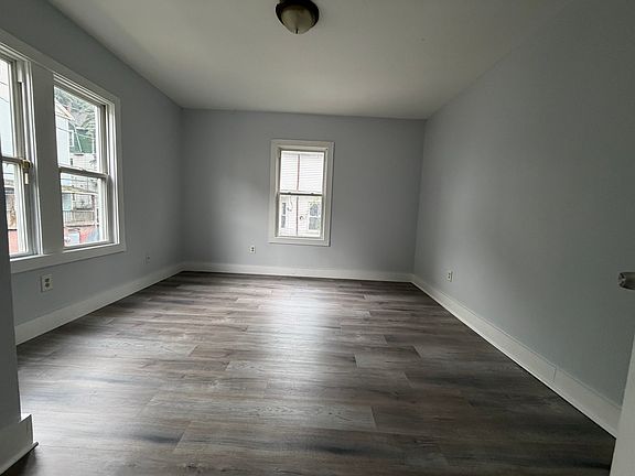 4th image of 80-2 Alder St #B2