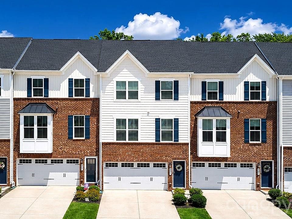 1st image of 2607 Grantham Place Dr