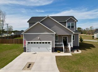 100 Baker Rd, Hubert, NC 28539