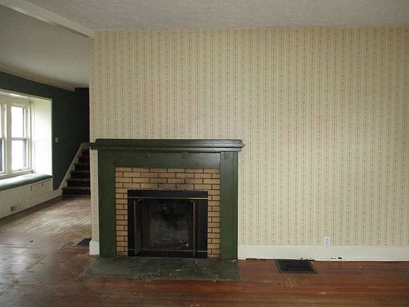 4th image of 1201 N Willow St