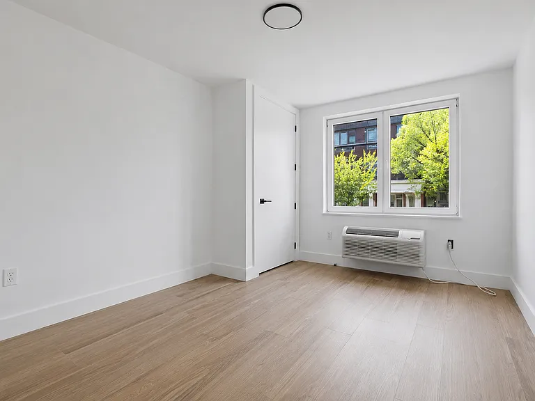 175 Rochester Ave #2D — Photo 7