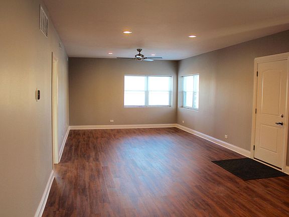 Family room - lots of light!