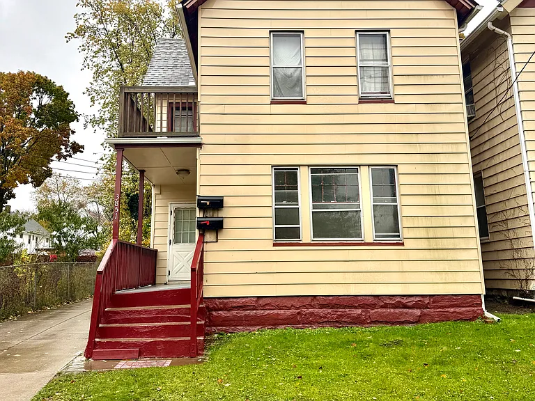 3851 Newark Ave — Photo 1