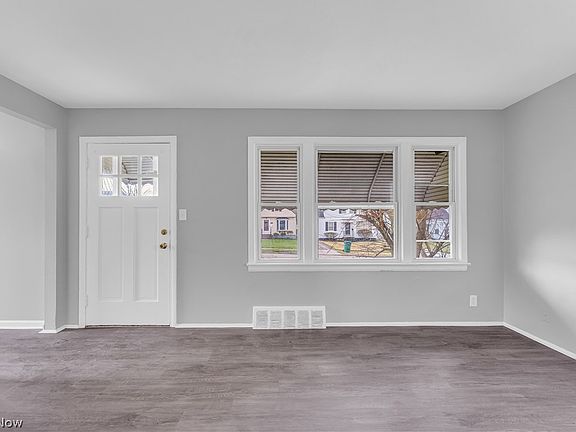 3rd image of 19703 Fairway Ave