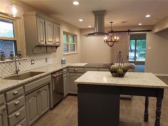 5th image of 620 Evandale Dr