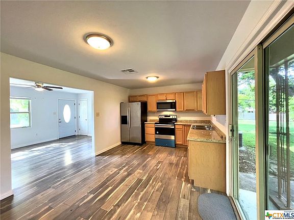 5th image of 1104 Gilmore St