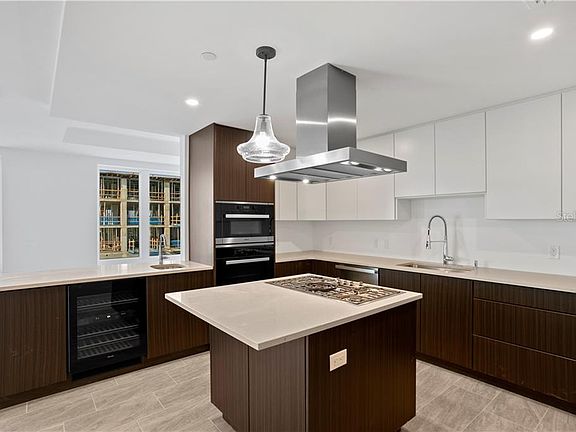 3rd image of 15 Avalon St #7F/703
