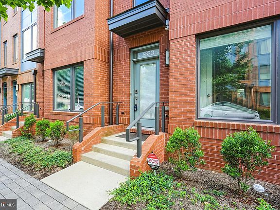 5th image of 16320 Decker Pl
