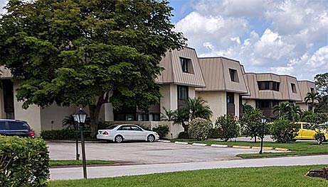 2nd image of 1800 SE Saint Lucie Blvd #19-302