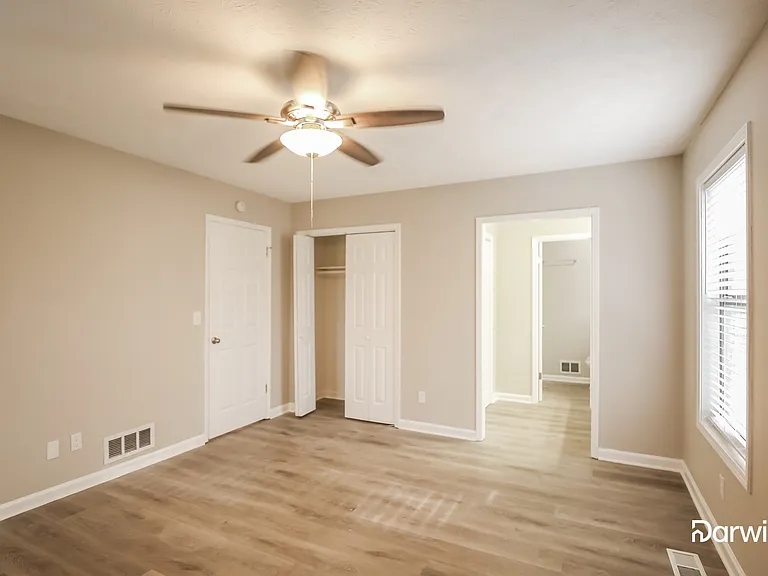 1181 Norfolk Dr NW — Photo 8