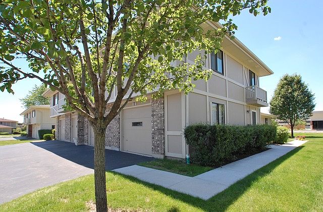 1st image of 10 Dennis Ct #10