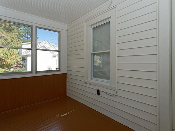 5th image of 26 Coolidge Ave
