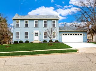 1710 Country View Dr, Okemos, MI 48864