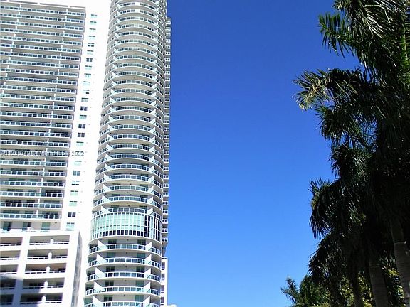 2nd image of 1800 N Bayshore Dr APT 4204