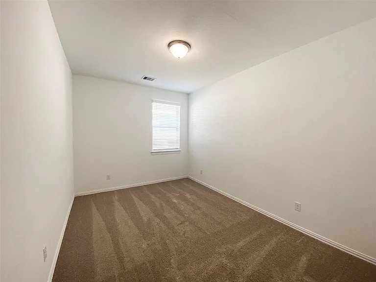 31302 Whitfield Ct — Photo 17
