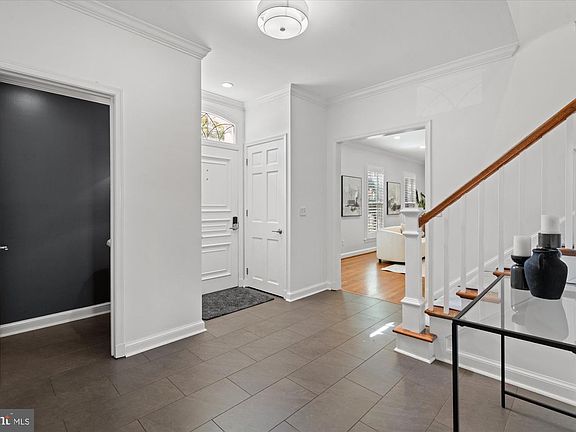 5th image of 5111 Yuma Pl NW