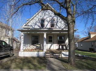 313 E 2nd St, Redfield, SD 57469
