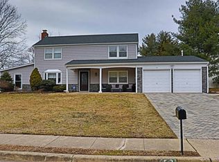 53 River Dr, Marlboro, NJ 07746