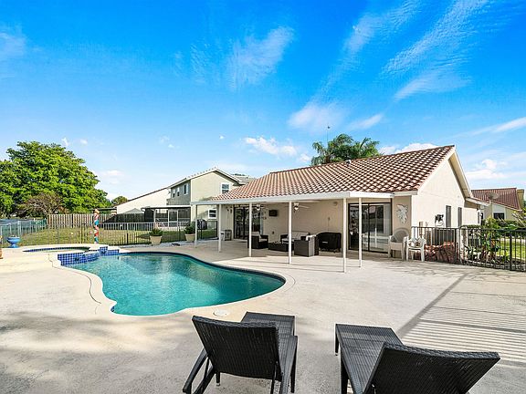 3rd image of 6297 Country Fair Cir