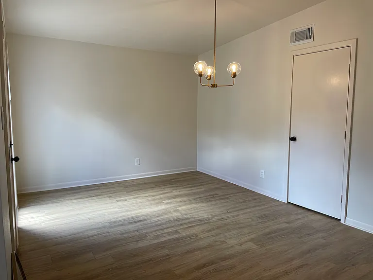 1308 Marshall St #B — Photo 5