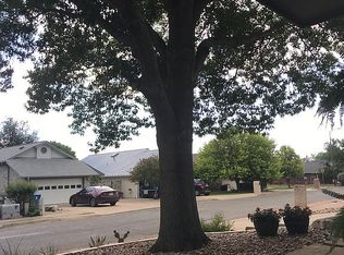 316 Crestwood Dr, Kerrville, TX 78028