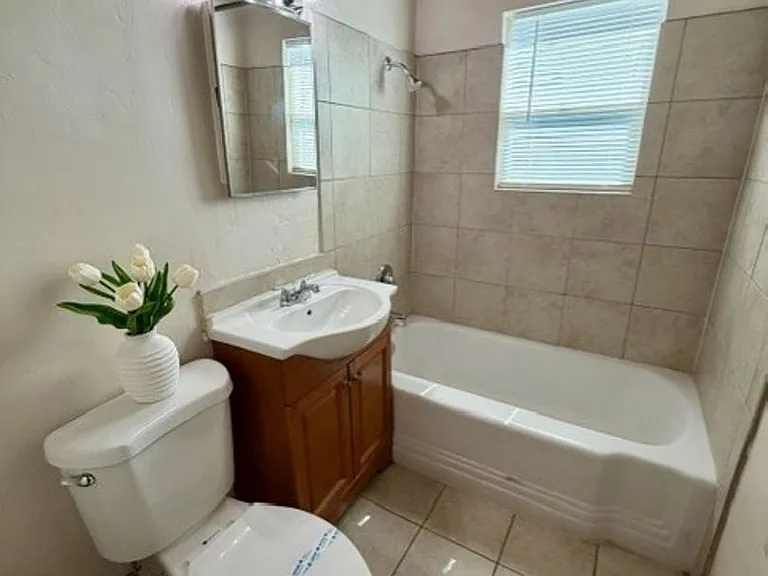 925 E Turney Ave — Photo 10