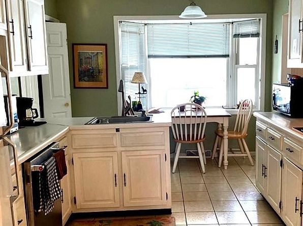 18 Middlesex Dr