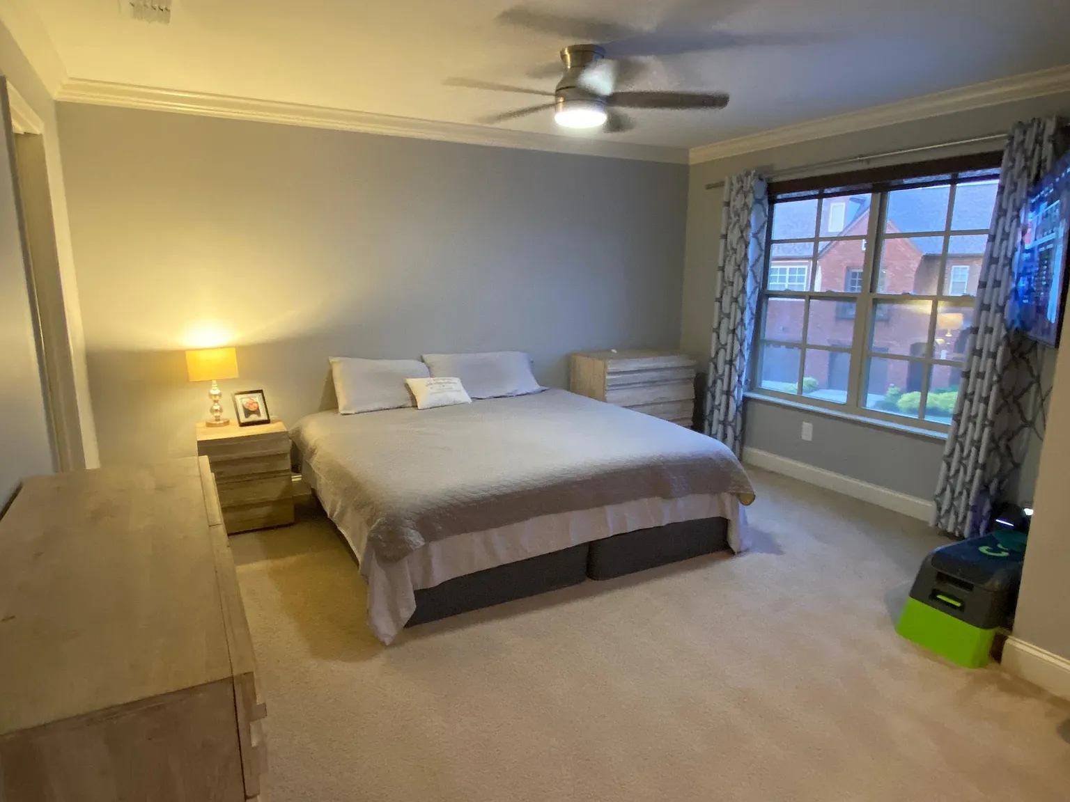 3 bed, 2.5 bath, 1647 sqft, $2,600 — Photo 3